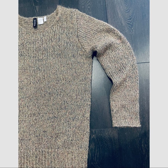 DIVIDED by H&M Metallic Threaded Oversized Sweater - Picture 3 of 7